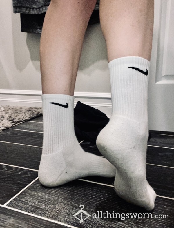 White Nike Crew Socks