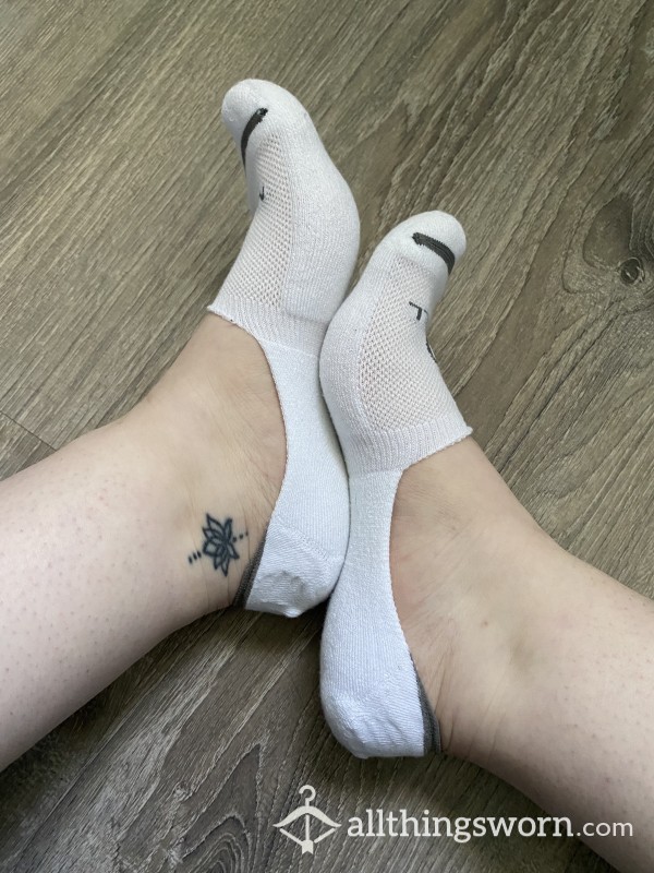 White No Show Socks