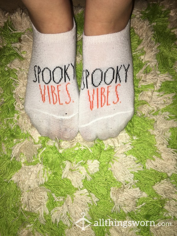 White No Show Socks (Sp**KYVIBES)