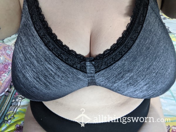 WIRELESS BLACK AND GREY BRA SIZE 40JJ WORN TO YOUR REQUEST 🖤🤍