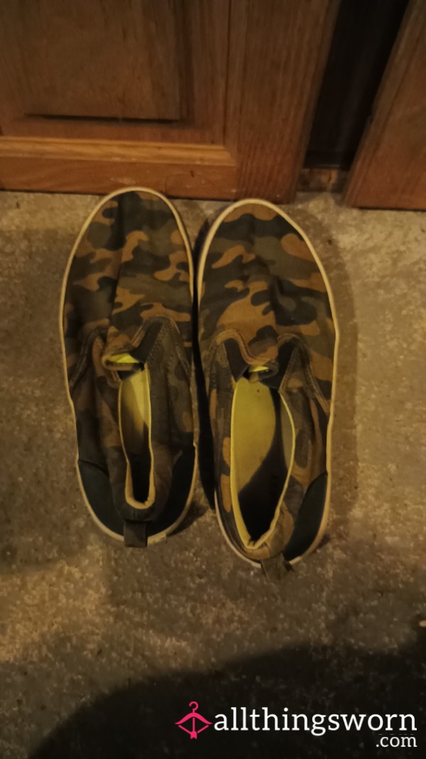 Worn In Camo Slip-ons 💚 🤪