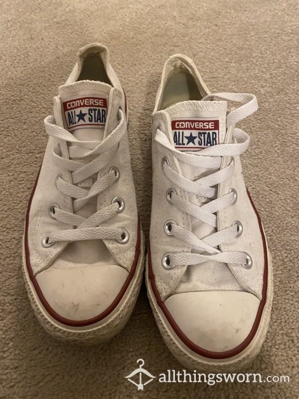 WORN WHITE CONVERSE SIZE UK 4 🤍