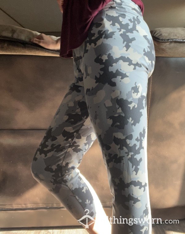 XL Grey, White Camo Leggings