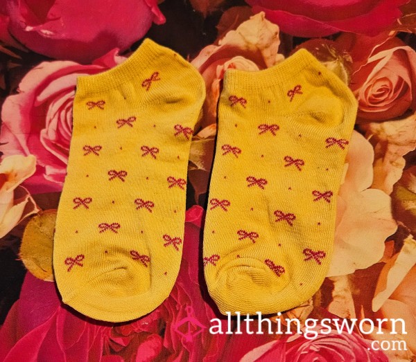 Yellow Ankle Socks W/ Pink Breast Cancer Bows