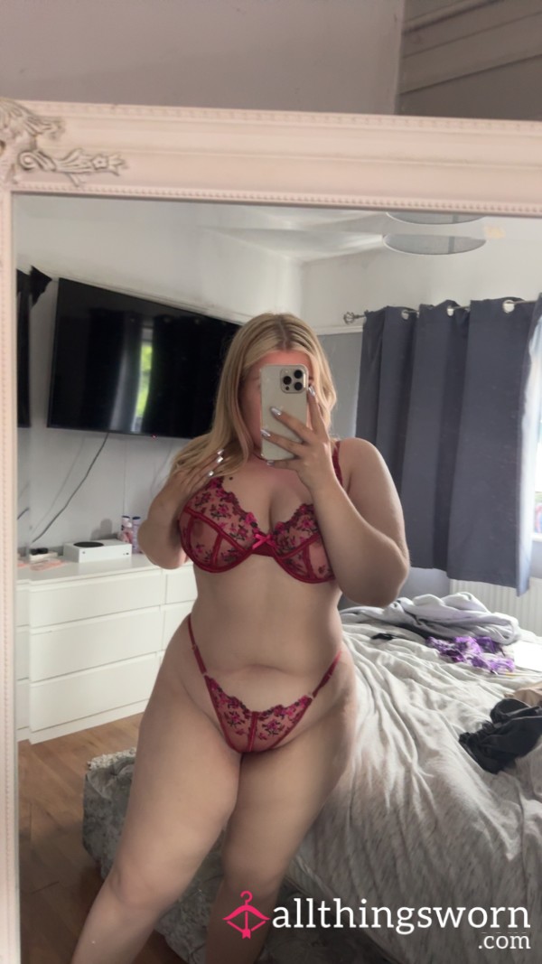 ShortCurvyQueen